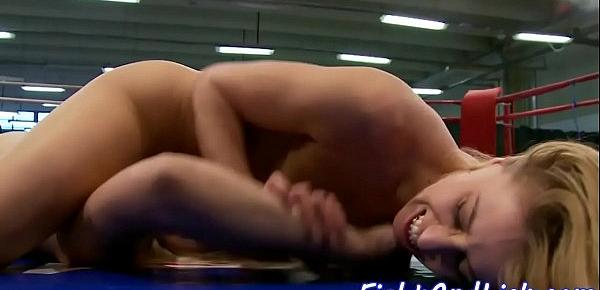  Pussylicking babe wrestling in a boxing ring